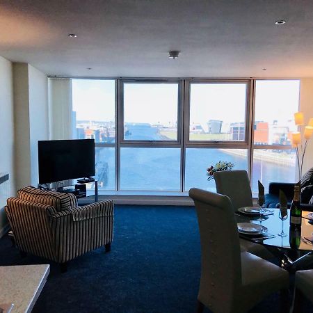 Luxury 2 Bedroom Apartment In Prime City Location Belfast Exterior foto